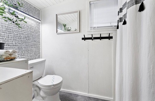 Pocono Pines Cabin | Romantic Bungalow | Fire pit | BBQ Grill | Pets OK