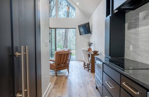 Bullard Cabin | Romantic Cabin | Hot Tub, Soaking Tubs & Fire Pit