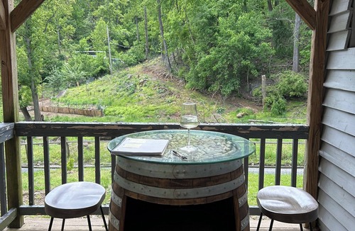 Thaxton Cabin | Romantic Cabin in Blue Ridge Mountains