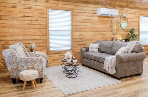 Dabolt Cabin | Romantic Cabin sitting on 18 acres of flat land surrounded by a creek!