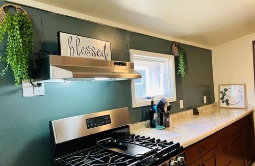 Capitol Park Cabin | Romantic Cabin