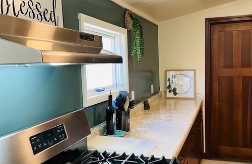 Capitol Park Cabin | Romantic Cabin