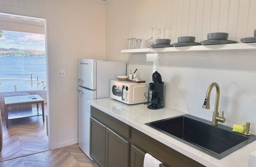 Dunes City Villa | Romantic Cabin w/Panoramic View