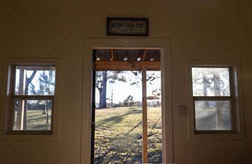 Coldspring Cabin | Romantic Camp Getaway Near Lake Livingston