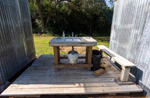 Coldspring RV Rental | Romantic Camp Getaway near Lake Livingston