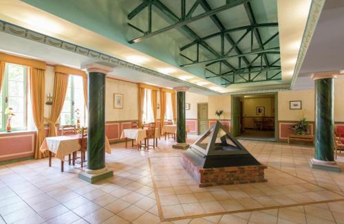 Montbrun-les-Bains Apartment | Romantic Château Stay Rhône