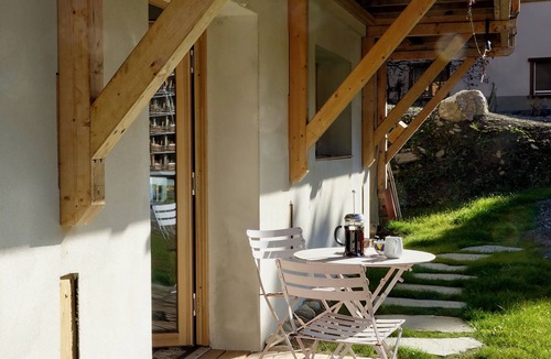 Zinal Apartment | Romantic Chalet Studio - 5 Mins From the ski Lifts