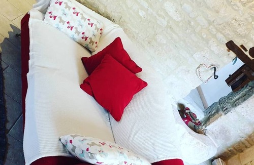 La Courade Cottage | Romantic Charentais rural gite for 2