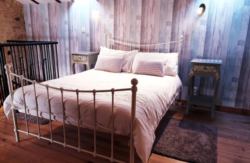 La Courade Cottage | Romantic Charentais rural gite for 2