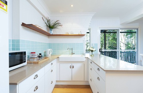 Eagle Heights Cottage | Romantic Cottage 250m to Gallery Walk