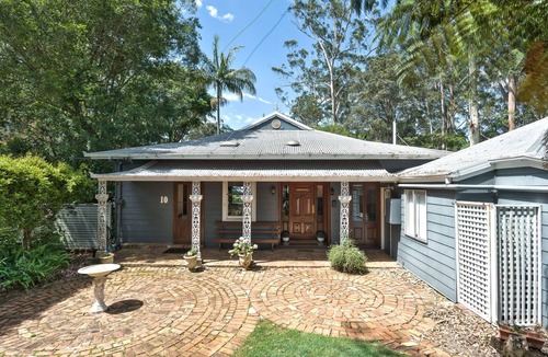 Eagle Heights Cottage | Romantic Cottage 250m to Gallery Walk