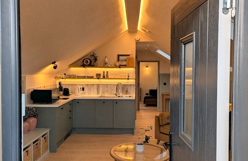 Littleworth House | Romantic Cotswold Retreat with parking