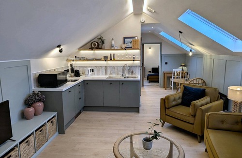 Littleworth House | Romantic Cotswold Retreat with parking