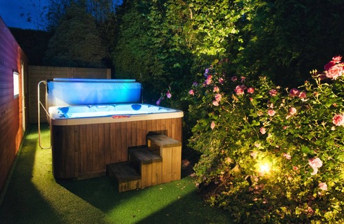 Plouegat-Moysan Cottage | Romantic cottage, 35m² | Morlaix | Jacuzzi