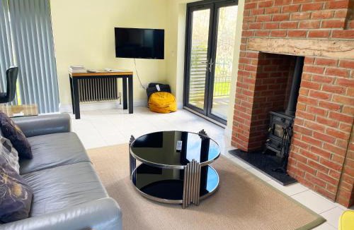 Horton Apartment | Romantic cottage for 2 with hot tub