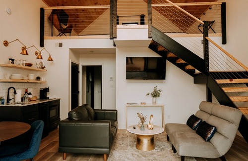 Sevierville Cottage | Romantic Cottage | Hot Tub + Views |