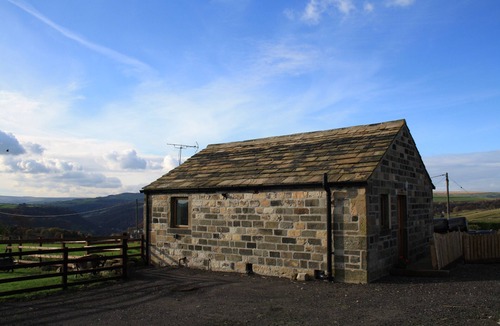 Wadsworth Cottage | Romantic cottage in HEBDEN BRIDGE - panoramic views with BALCONY