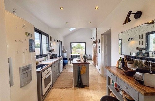 Bonsmoulins Cottage | Romantic cottage in the fields