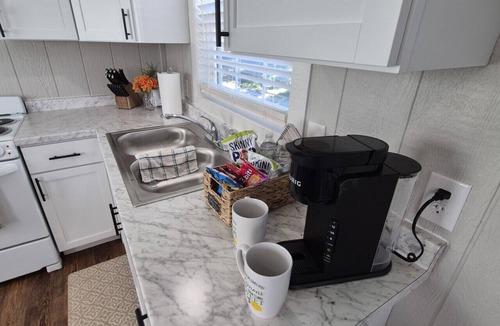 Chelsea House | Romantic Country Hideaway