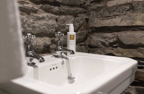 Crosthwaite Cabin | Romantic - Couples - rural - retreat - Lyth Valley