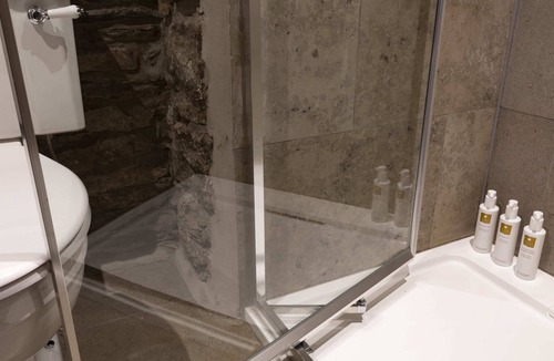 Crosthwaite Cabin | Romantic - Couples - rural - retreat - Lyth Valley