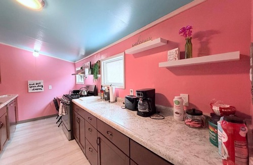 Capitol Park House | Romantic Cozy Cabin Downtown