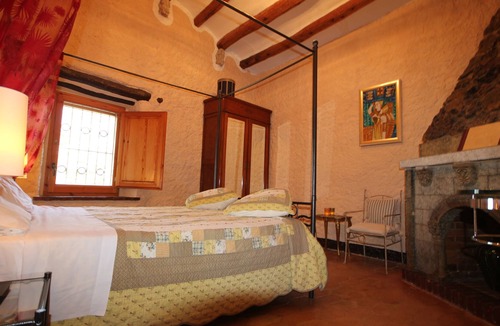 Can Coral Bed & Breakfast | Romantic double room, breakfast included in the Penedés near Mediterranean