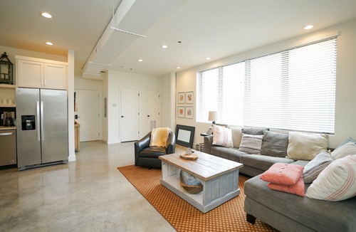 Downtown Chattanooga Condo | Romantic Downtown Hideaway