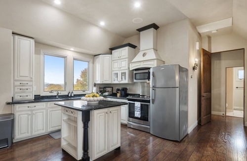 Napa House | Romantic Elegance + Vineyard Views