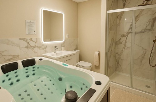 Pruniers-en-Sologne Apartment | Romantic Escape & Jacuzzi! Near Zoo Beauval