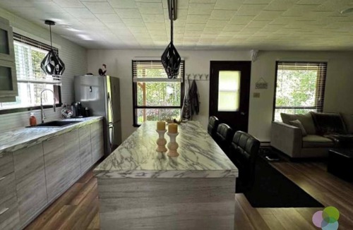 Saint-Magloire Ski Chalet | Romantic Escape with Spa | Eau Petit Chalet