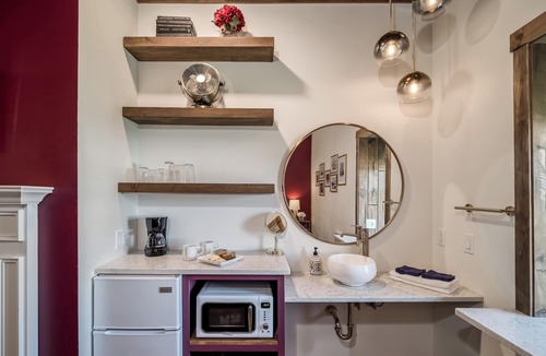 Prescott Hotel | Romantic Escape | Cozy Fire | Coffee & Dining