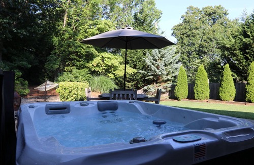 Asheville House | Romantic Escape-Private with Hot tub & Fireplace and Fenced Yard. Sleeps 2