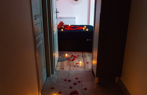 Centre Ville Apartment | Romantic escape & spa