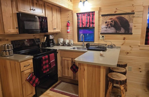Vein Mountain Cabin | "Romantic Escape. Sauna Bliss & Starlit Evenings."