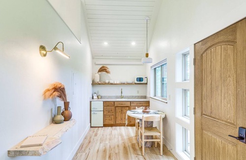 Polson Apartment | Romantic Forest Cabin by Flathead Lake