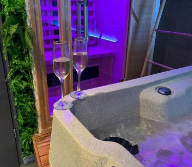 Laveline-devant-Bruyeres Apartment | Romantic home spa