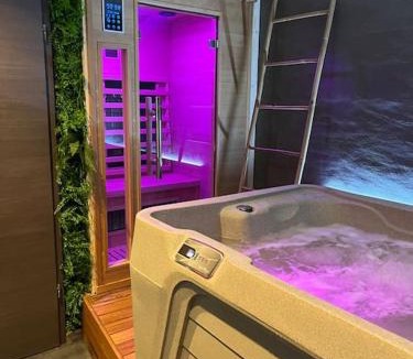Laveline-devant-Bruyeres Apartment | Romantic home spa