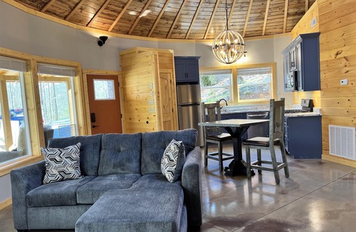 Cherokee Cabin | Romantic Fun Escape in WNC Mtns, Hot Tub, Firepit, babbling brook & starry skies
