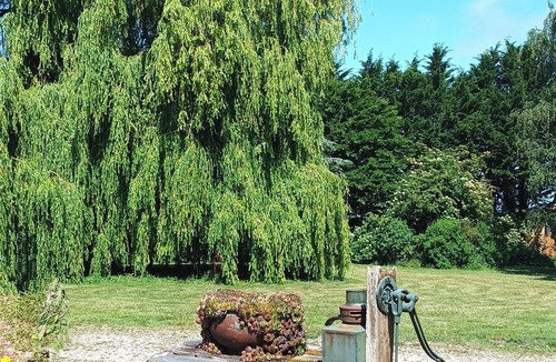Mittois House | Romantic gîte for two in a green setting