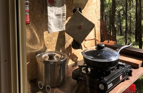 Riddells Creek Cabin | Romantic Getaway in the Macedon Ranges