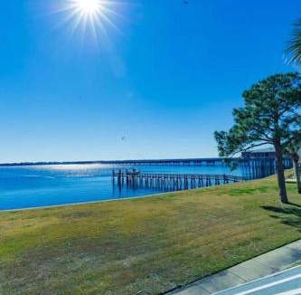 Panacea Apartment | romantic getaway bayside