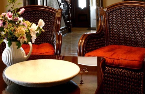 Comber House | Romantic Getaway for Two with Hot Tub near Lakeshore, Ontario