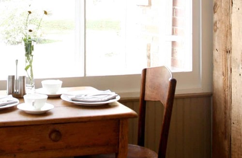 Comber House | Romantic Getaway for Two with Hot Tub near Lakeshore, Ontario