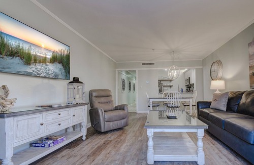Windy Hill Condo | Romantic Getaway II w/WiFi in Oceanfront Gated Resort - 1 Bedroom Lodge