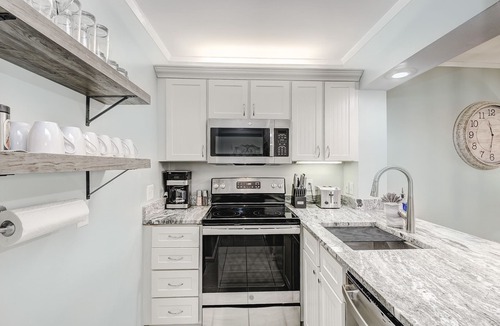 Windy Hill Condo | Romantic Getaway II w/WiFi in Oceanfront Gated Resort - 1 Bedroom Lodge