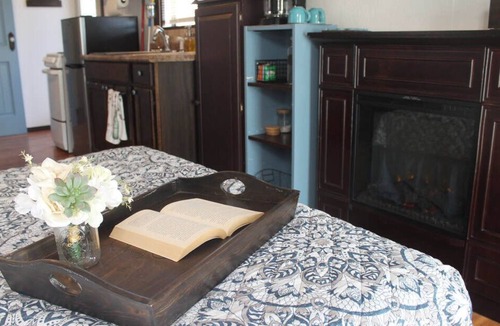 Camargo Cabin | Romantic Getaway in Cozy Cabin - Hot tub