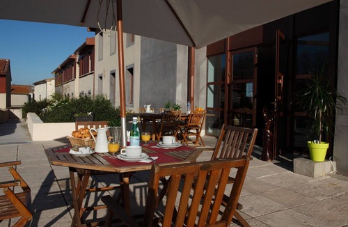 Carcassonne Apartment | Romantic Getaway in Carcassonne