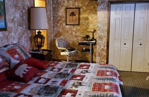 Wells Apartment | Romantic getaway in woods surrounding -0.8 miles from Public beach