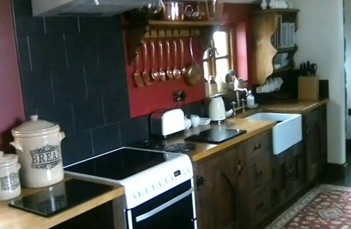 Longnor Cottage | Romantic getaway set in 5 acres.